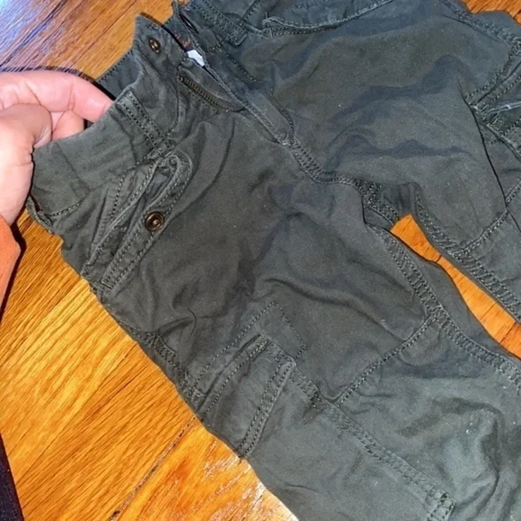 H&M lined boys cargo olive green pants 4-5 years EUC. - Picture 2 of 4